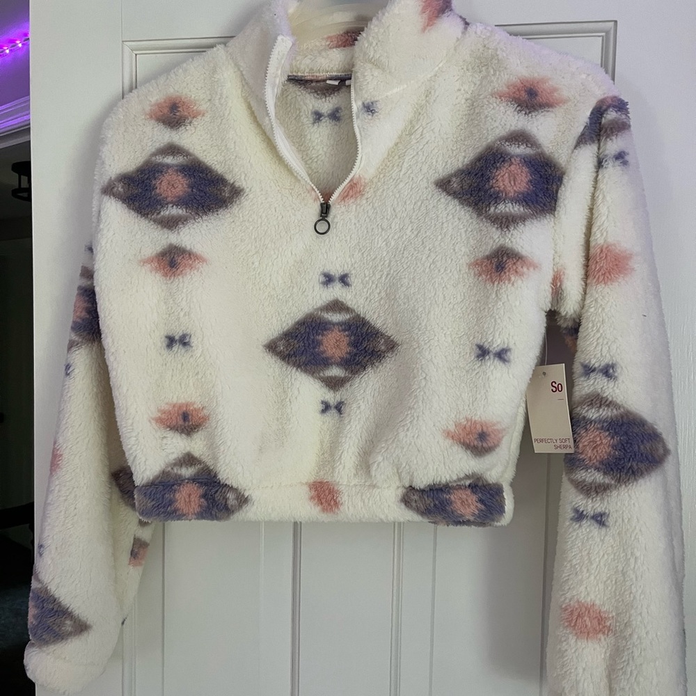 Women’s XS fleece crop top.